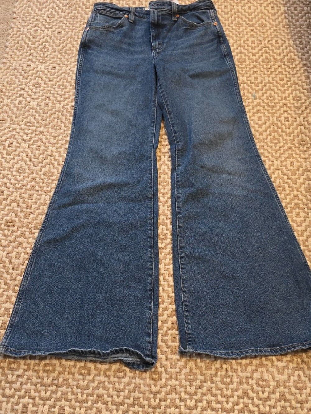 Wrangler Wanderer Light Blue High-Rise Flare Jeans - Picture 3 of 9